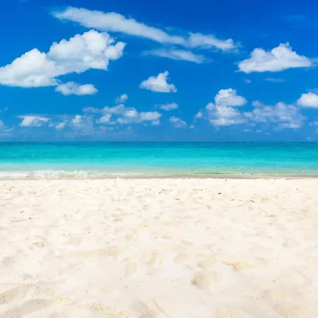 Three Pools, Steps To Beach, Dining And Shopping!